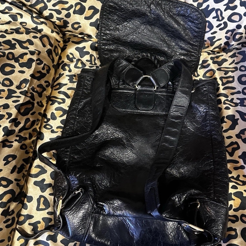 Authentic Balenciaga Traveller Moto Backpack - Picture 9 of 15